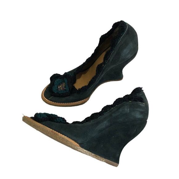 Kurt Geiger London Boho Crotchet Trim Velvet Wedge Heels Shoes - Picture 5 of 10